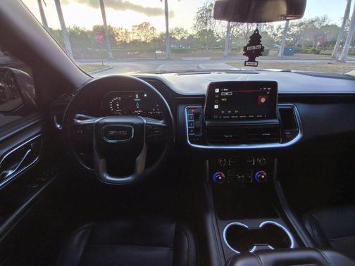 2022 GMC Yukon XL SLE