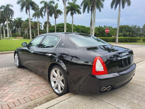 2010 Maserati Quattroporte Sedan 4D