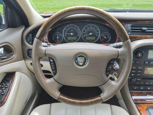 2005 Jaguar S-Type 4.2L V8