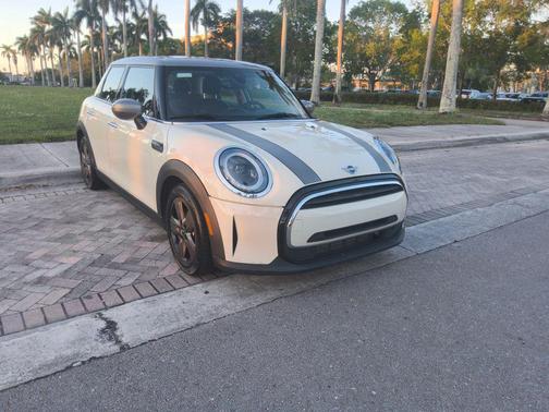 White 2023 MINI Hardtop Cooper