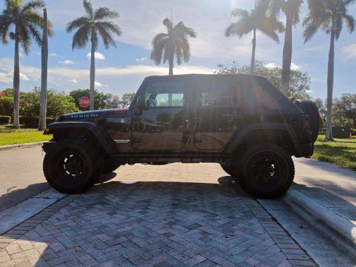 Black Clearcoat 2014 Jeep Wrangler Unlimited Rubicon