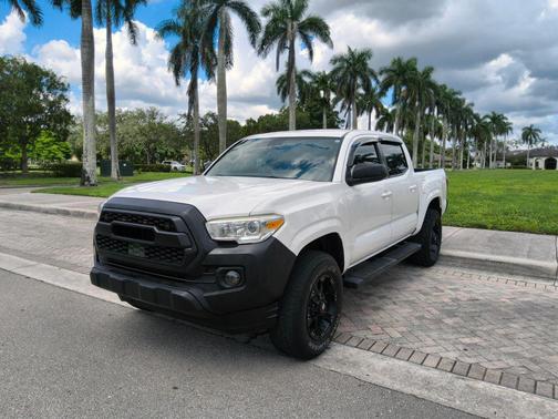 2019 Toyota Tacoma SR