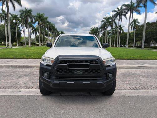 2019 Toyota Tacoma SR