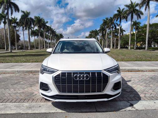 2023 Audi Q3 Premium 40 TFSI quattro Tiptronic