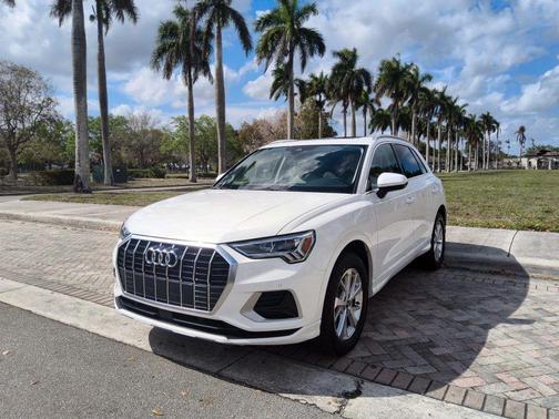 2023 Audi Q3 Premium 40 TFSI quattro Tiptronic