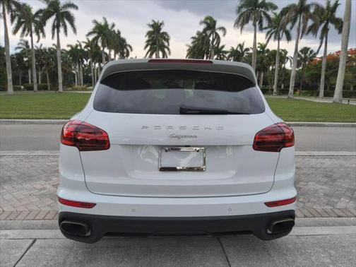 2016 Porsche Cayenne Base
