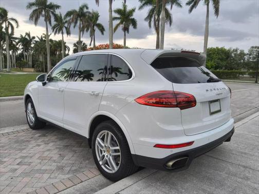 2016 Porsche Cayenne Base