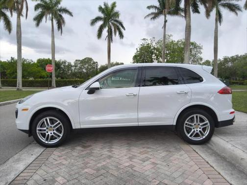 2016 Porsche Cayenne Base