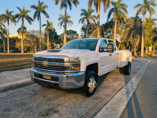 2017 Chevrolet Silverado 3500 WT
