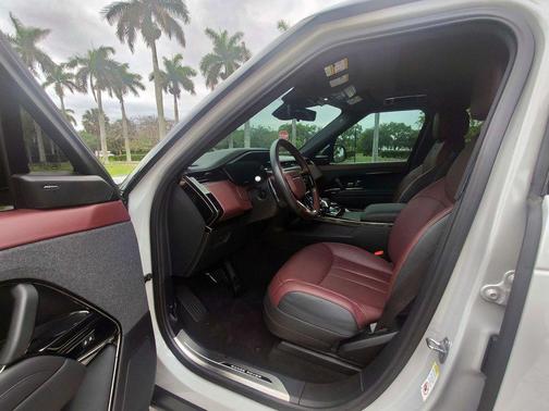 Fuji White 2023 Land Rover Range Rover Sport SE