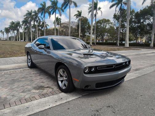 2019 Dodge Challenger SXT