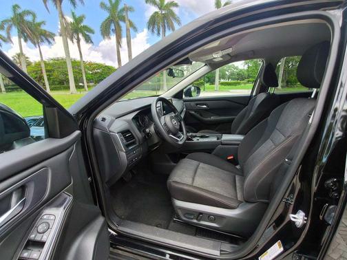 Black 2024 Nissan Rogue SV