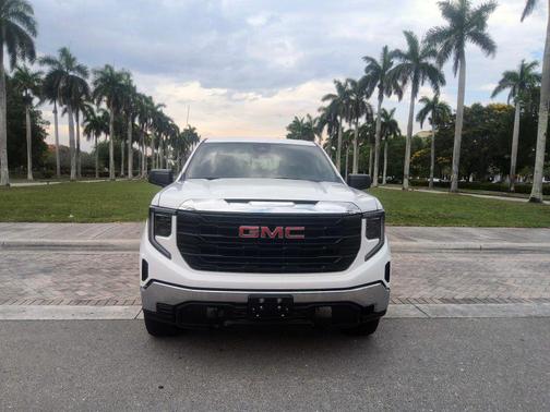 Summit White 2023 GMC Sierra 1500 Pro