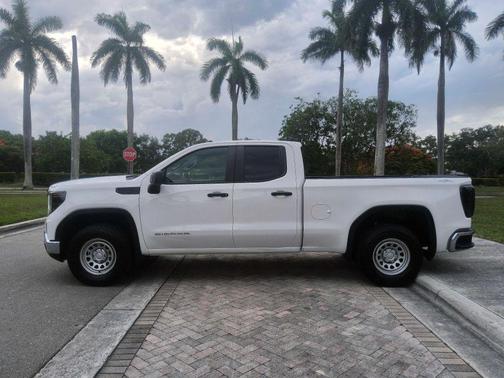 Summit White 2023 GMC Sierra 1500 Pro