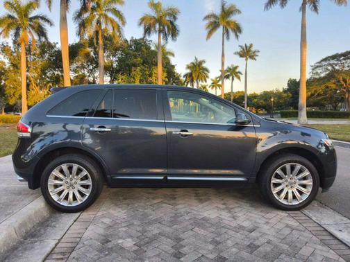 2014 Lincoln MKX Base