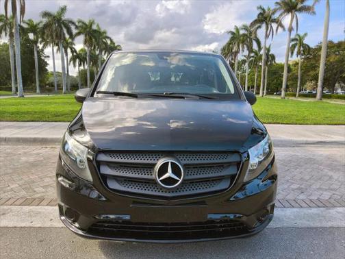 2017 Mercedes-Benz Metris Base
