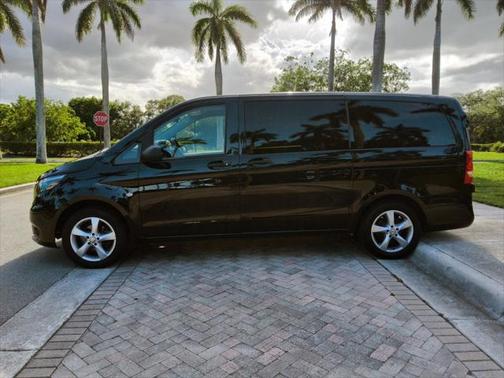 2017 Mercedes-Benz Metris Base