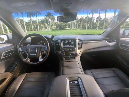 White 2018 GMC Yukon Denali