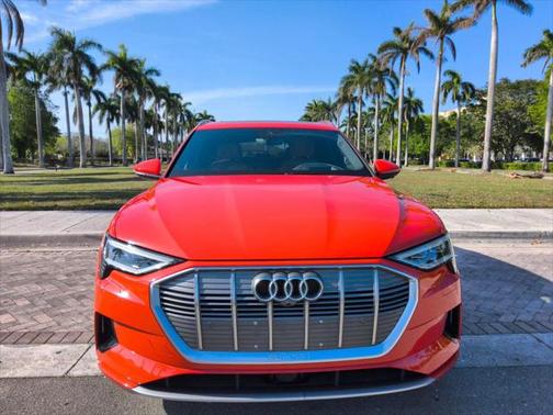2019 Audi e-tron Premium Plus
