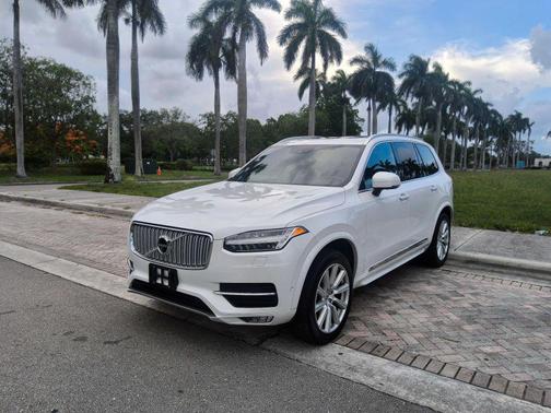 White 2018 Volvo XC90 T6 Inscription