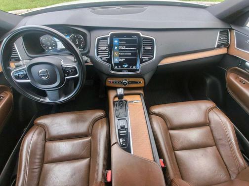 White 2018 Volvo XC90 T6 Inscription