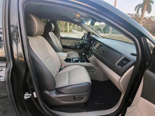 2018 Kia Sedona SX
