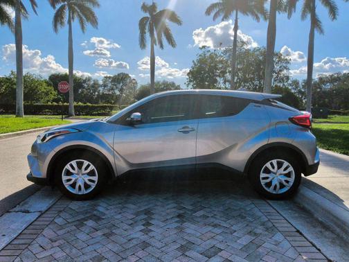 2019 Toyota C-HR LE