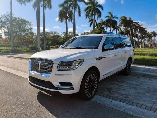 White Platinum Metallic Tri-Coat 2018 Lincoln Navigator L Black Label