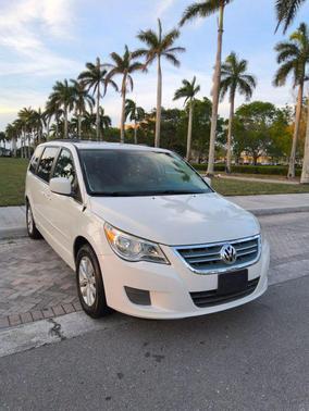 2012 Volkswagen Routan SE