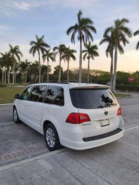2012 Volkswagen Routan SE