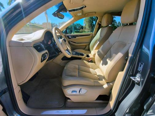 2016 Porsche Macan S