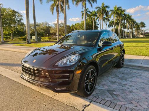 2018 Porsche Macan Turbo