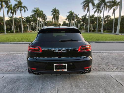 2018 Porsche Macan Turbo