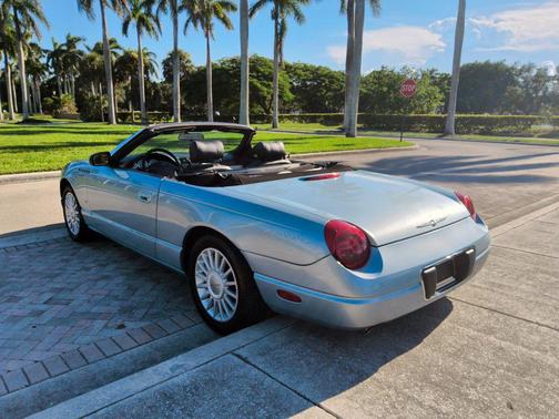 2004 Ford Thunderbird Base