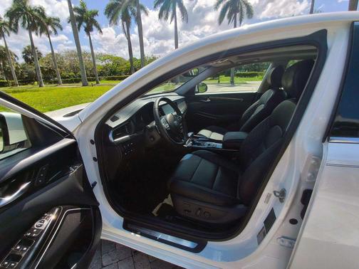 Snow White Pearl 2019 Kia Cadenza Limited