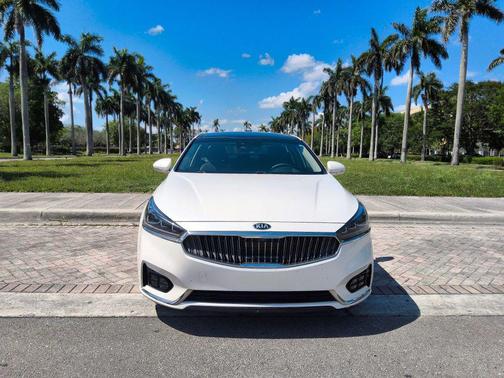 Snow White Pearl 2019 Kia Cadenza Limited