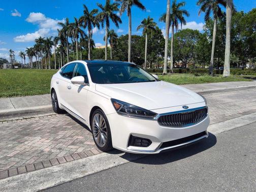 Snow White Pearl 2019 Kia Cadenza Limited