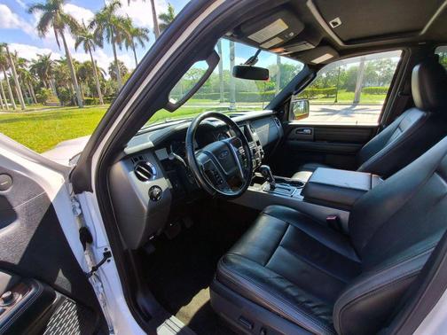 White Platinum Metallic Tri-Coat 2017 Ford Expedition Platinum