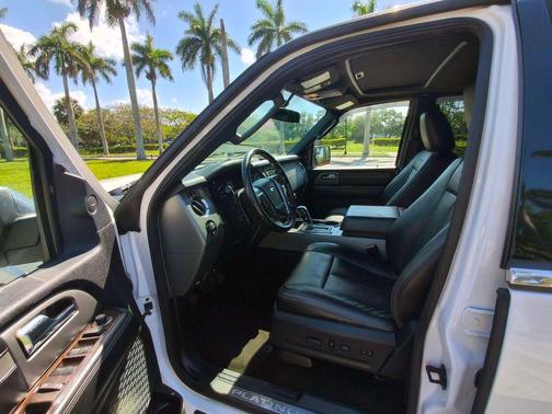 White Platinum Metallic Tri-Coat 2017 Ford Expedition Platinum