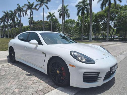 2015 Porsche Panamera GTS