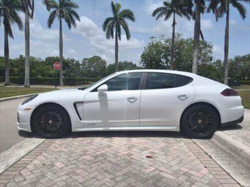 2015 Porsche Panamera GTS