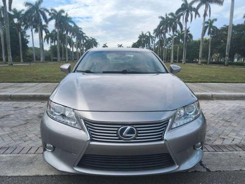 2015 Lexus ES 300h Base