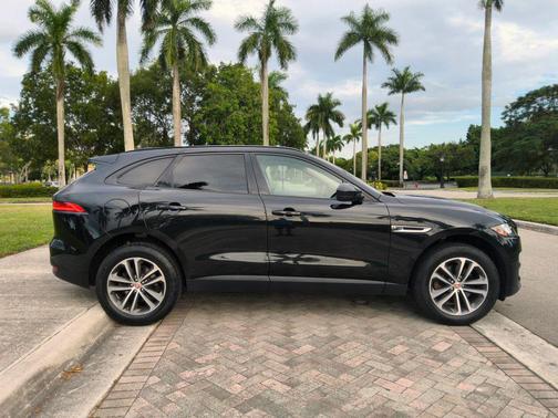 2017 Jaguar F-PACE 35t Premium