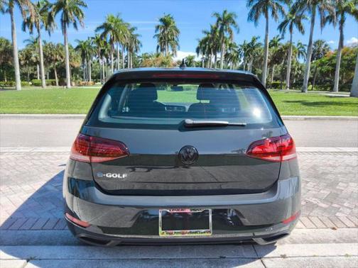 2019 Volkswagen e-Golf SE