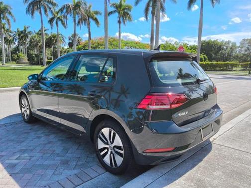 2019 Volkswagen e-Golf SE