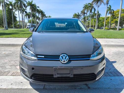 2019 Volkswagen e-Golf SE