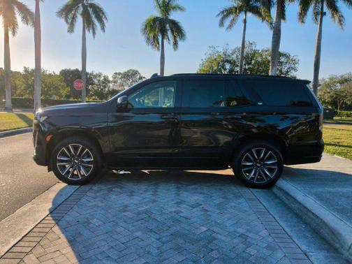 2023 Cadillac Escalade Sport