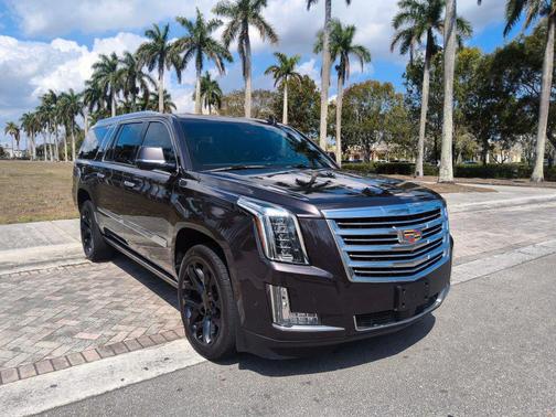 2018 Cadillac Escalade Luxury