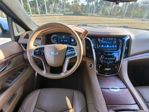 2017 Cadillac Escalade ESV Sport Platinum