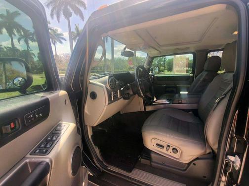 Black 2003 Hummer H2 Base